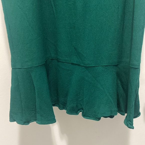 Reformation Dress - emerald green Wilshire Ruffle - Picture 7 of 8